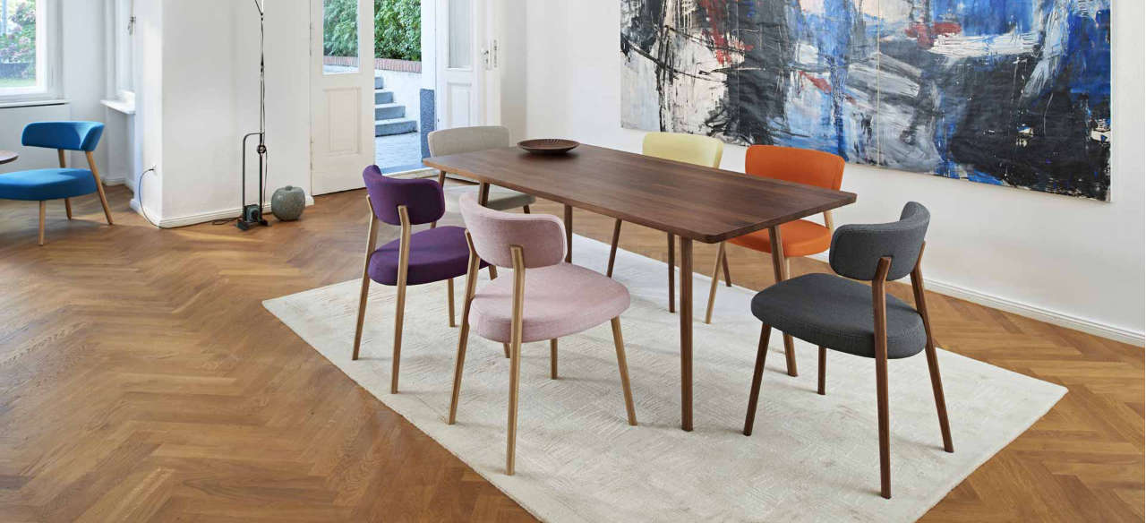 Marlon Gruppe mit Tisch